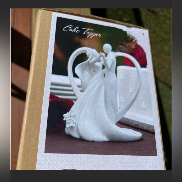 NWT ⭐️Heart Arch and Couple Cake Top💜So Beautiful 😍 and unique 🎂 ELEGANT 😘 - Picture 4 of 7